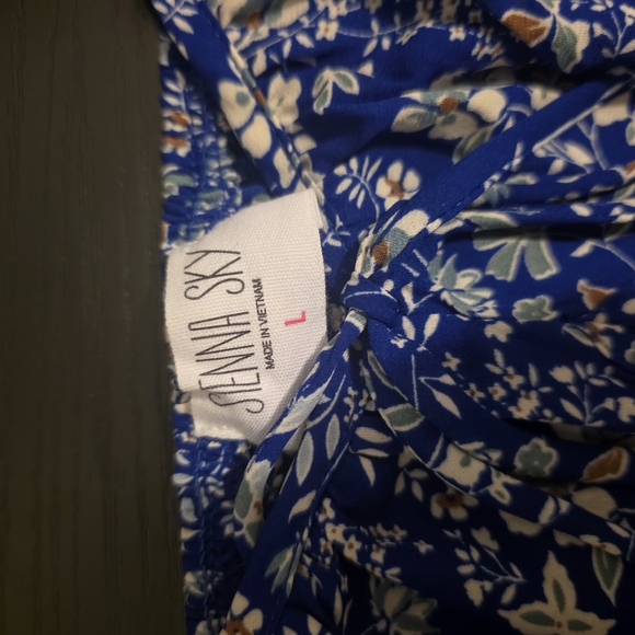 Sienna Sky Blue and Cream Puff Sleeve Blouse - Picture 3 of 7